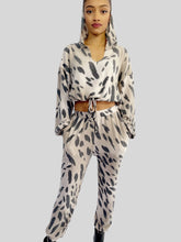Travel Abroad Lounge Set
